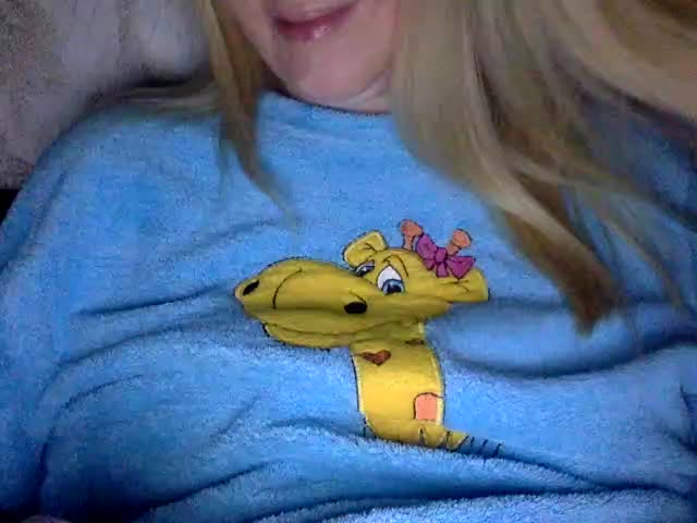 BlondyVio Cam Model Chat October 31, 2025