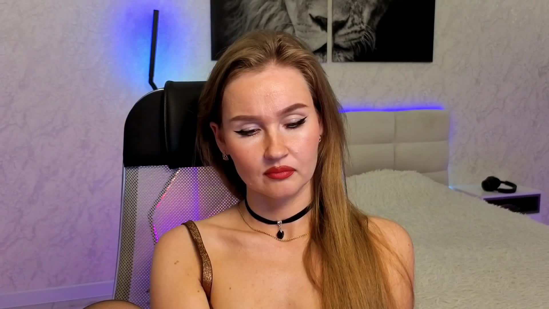 _Chocolate_ Cam Model Chat October 31, 2025