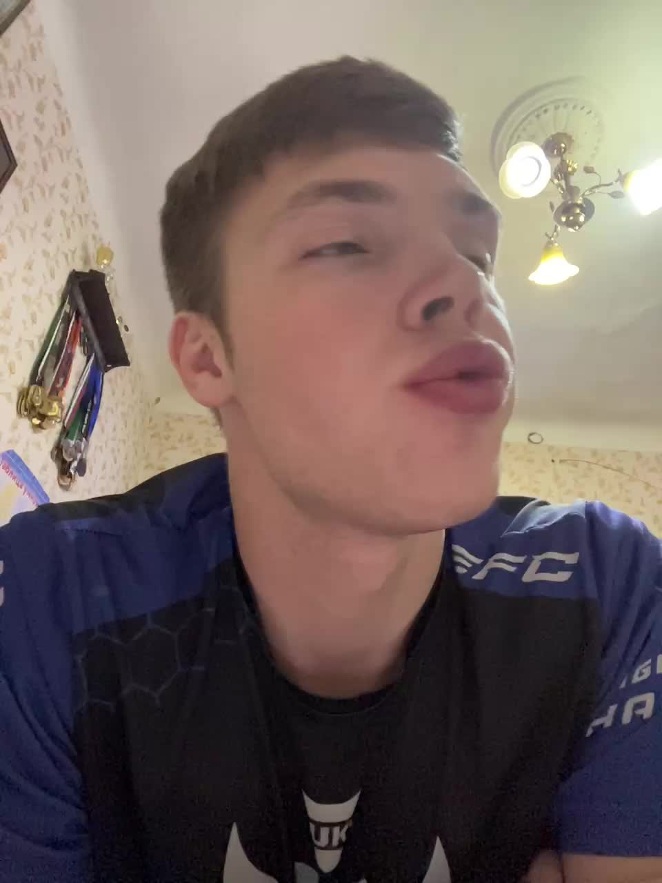 TomRichel Cam Model Chat October 31, 2025