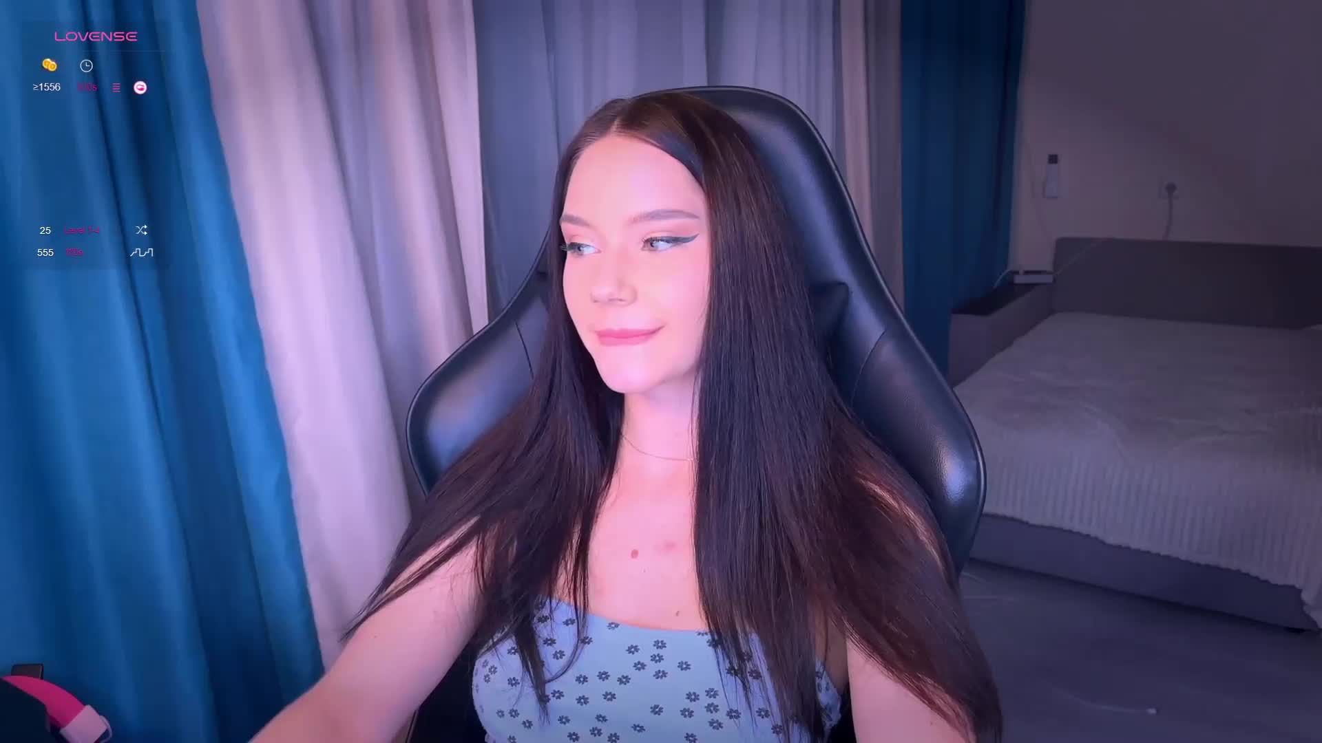 -Violetta- Cam Model Chat October 31, 2025