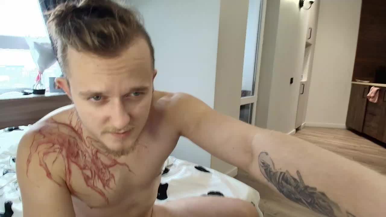 AlexAndPole Cam Model Chat October 31, 2025