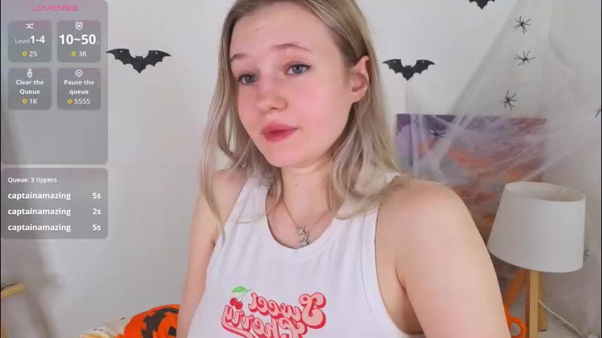 emilyhewell Cam Model Chat October 31, 2025