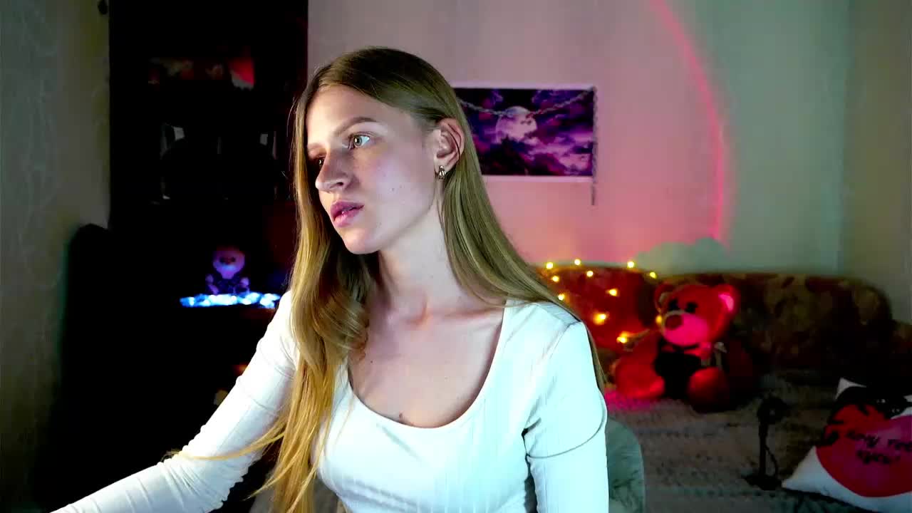 LunaEvan Cam Model Chat October 31, 2025