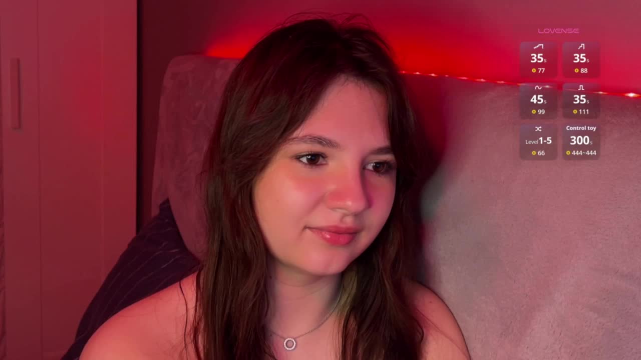 AlisaGold- Cam Model Chat October 31, 2025