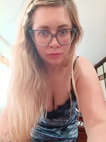 Elegant00Girl Cam Model Chat October 31, 2025