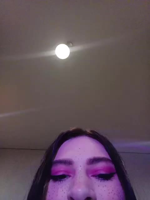 Jeanneen Cam Model Chat October 31, 2025