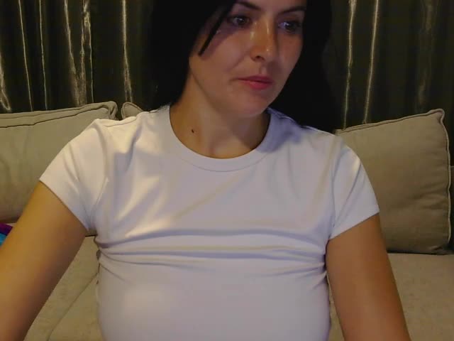 AriaShy Cam Model Chat October 31, 2025