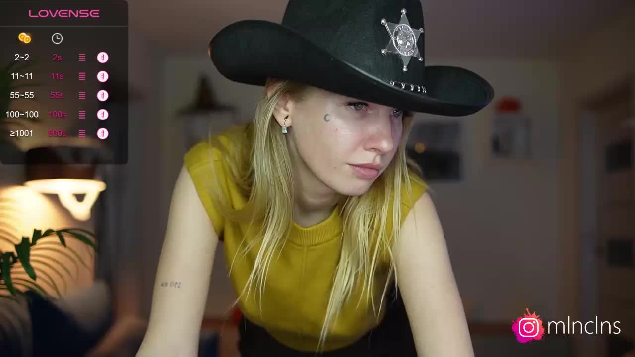 mel-collins Cam Model Chat October 31, 2025