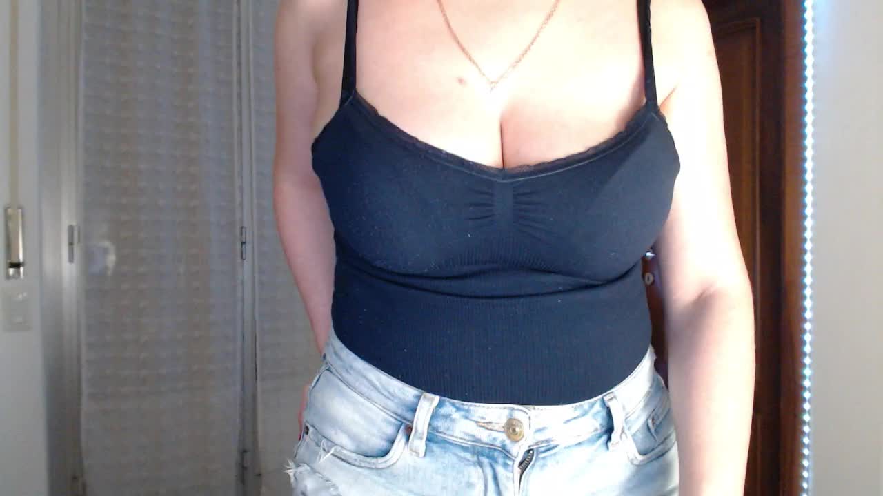 Alina-Lovely Cam Model Chat October 31, 2025