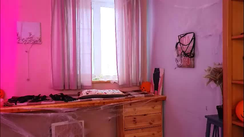 taissa_farmiga Cam Model Chat October 31, 2025