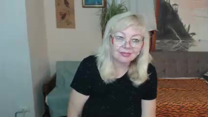 EvelynLoveShy Cam Model Chat October 31, 2025