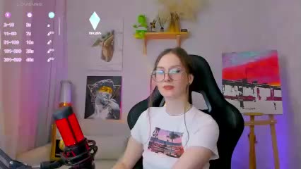 KiraRumGirl Cam Model Chat October 31, 2025