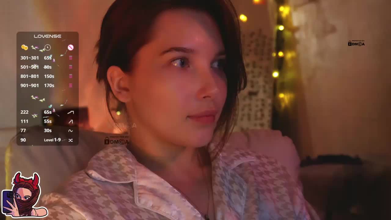 _Q_ Cam Model Chat October 31, 2025