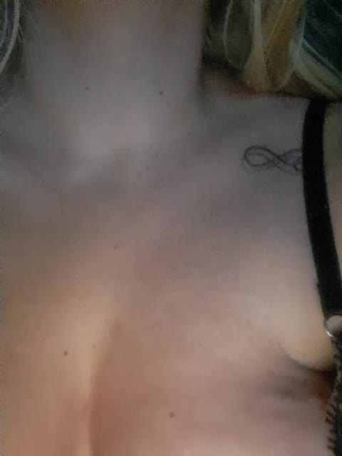 Merry-go-round1 Cam Model Chat October 31, 2025