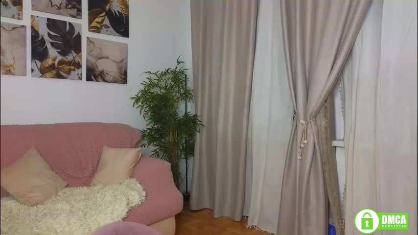 charlotte_wow Cam Model Chat October 31, 2025