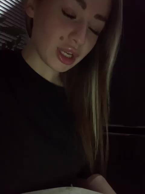 Polichkaaaa Cam Model Chat October 31, 2025