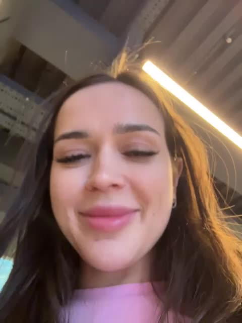 -Sasha-Orlova- Cam Model Chat October 31, 2025