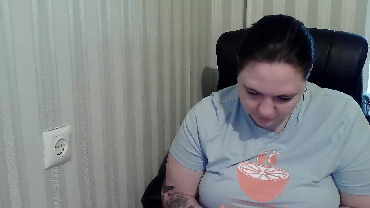 XLisaBlueX Cam Model Chat October 31, 2025