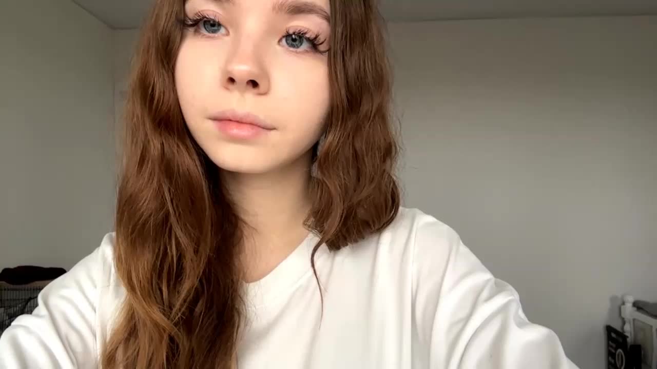 Lil-RO-XO Cam Model Chat October 31, 2025