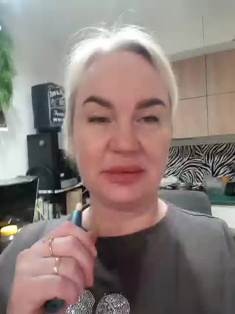 MadisonLove Cam Model Chat October 31, 2025