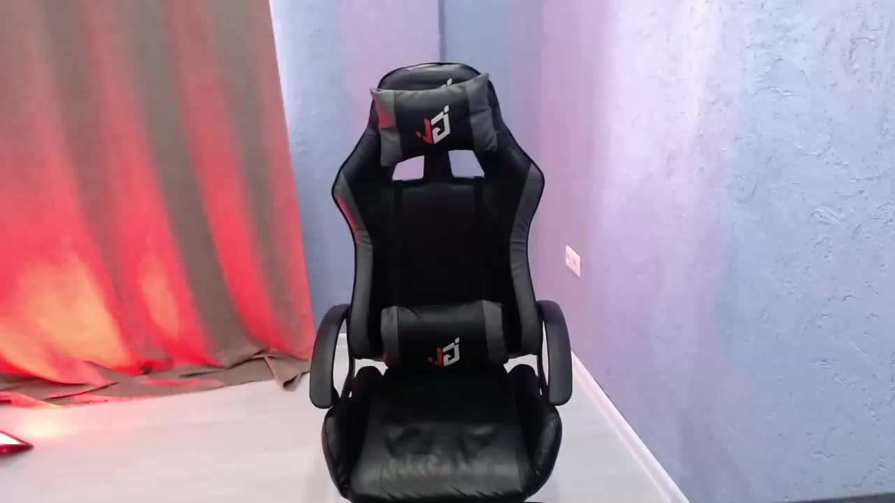 FalconFamily Cam Model Chat October 31, 2025