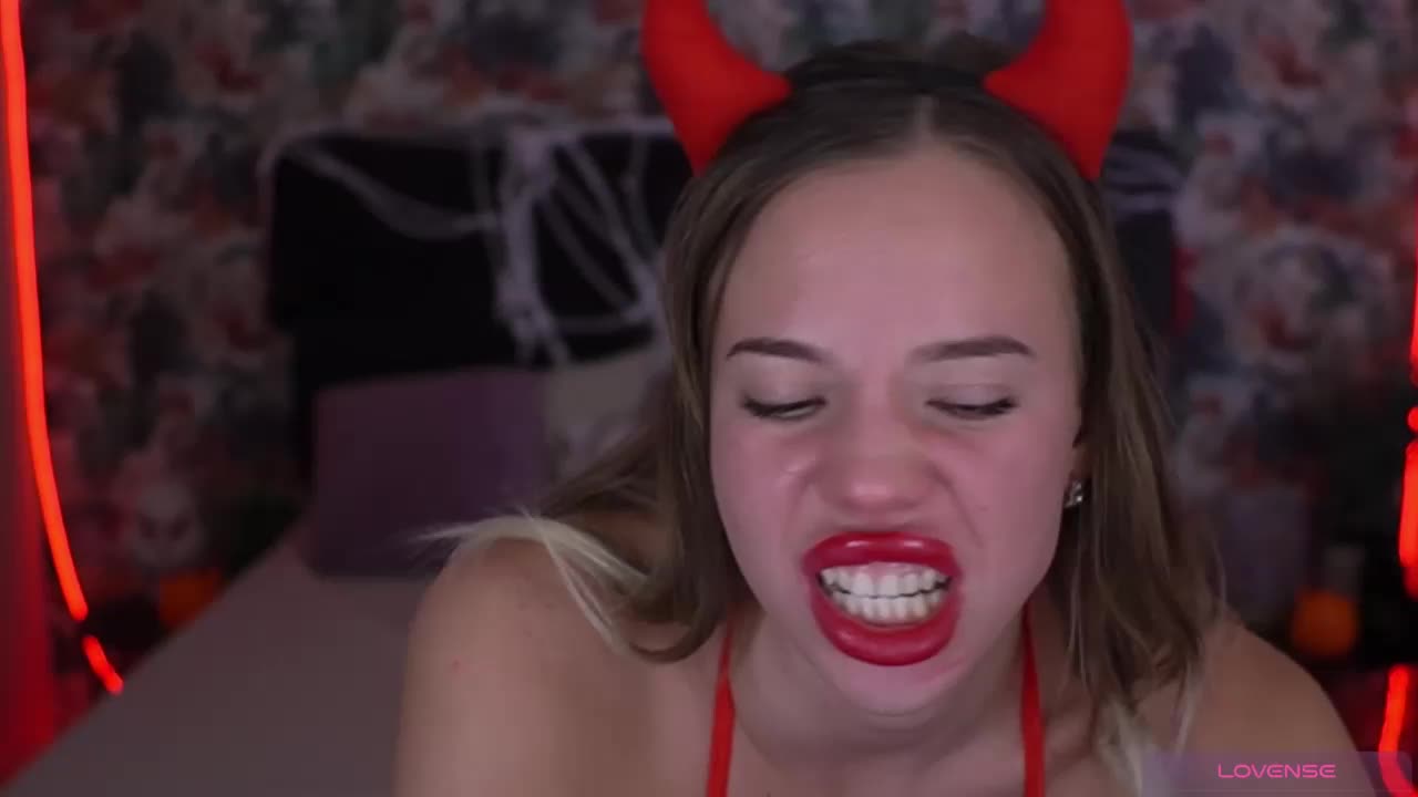 SexyIrinka Cam Model Chat October 31, 2025