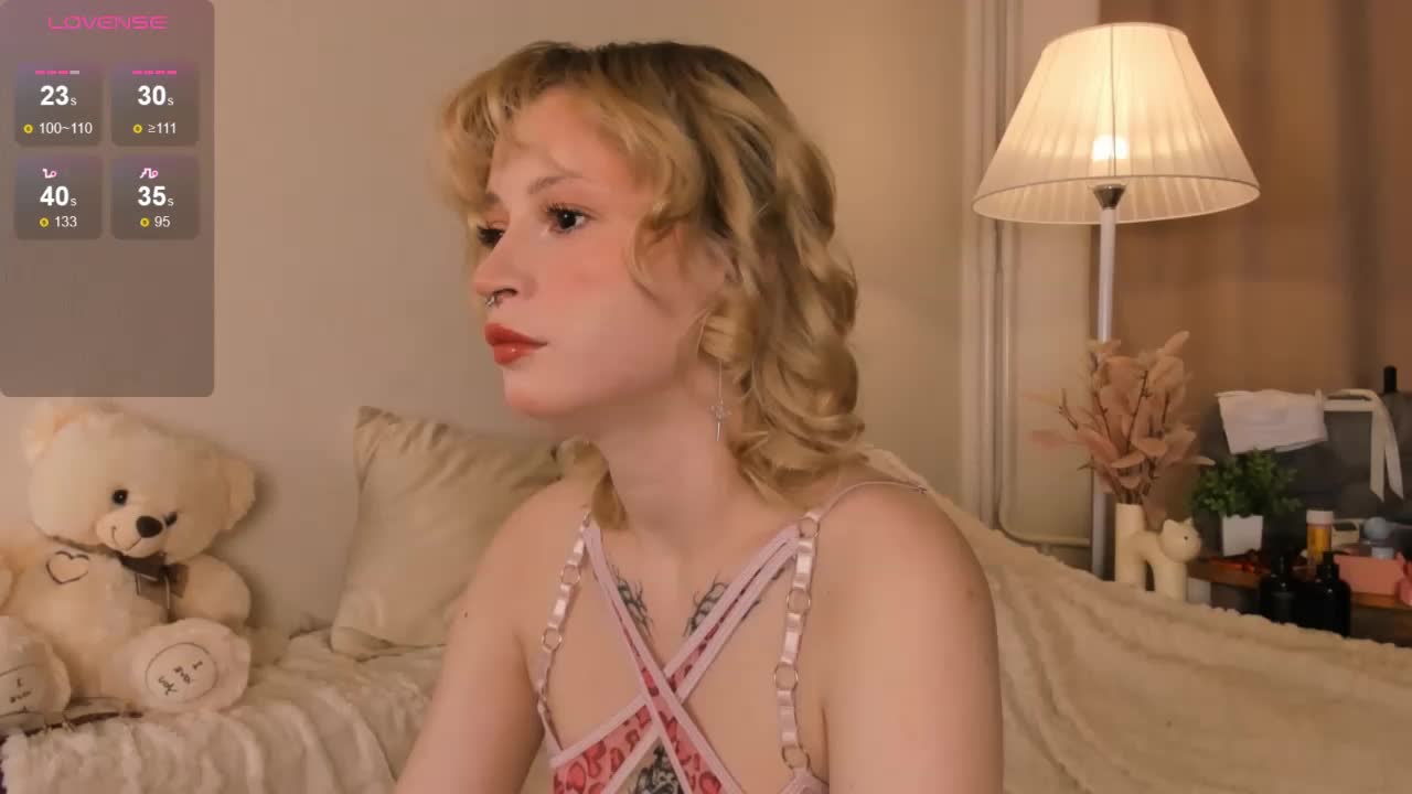 EfieFry Cam Model Chat October 31, 2025