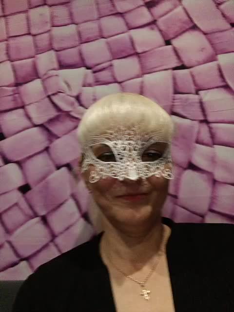 Iinna Cam Model Chat October 31, 2025