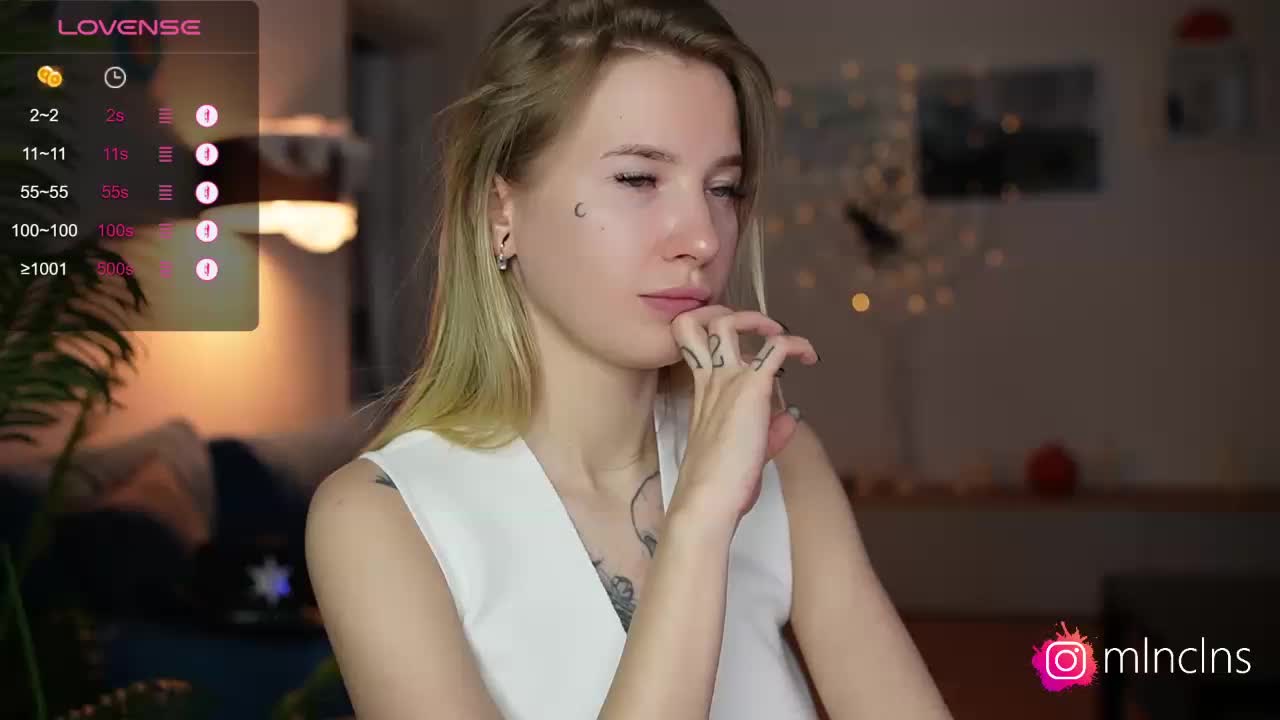 mel-collins Cam Model Chat October 31, 2025