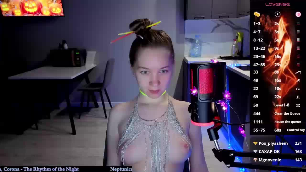 Vita-min-4ik Cam Model Chat October 31, 2025