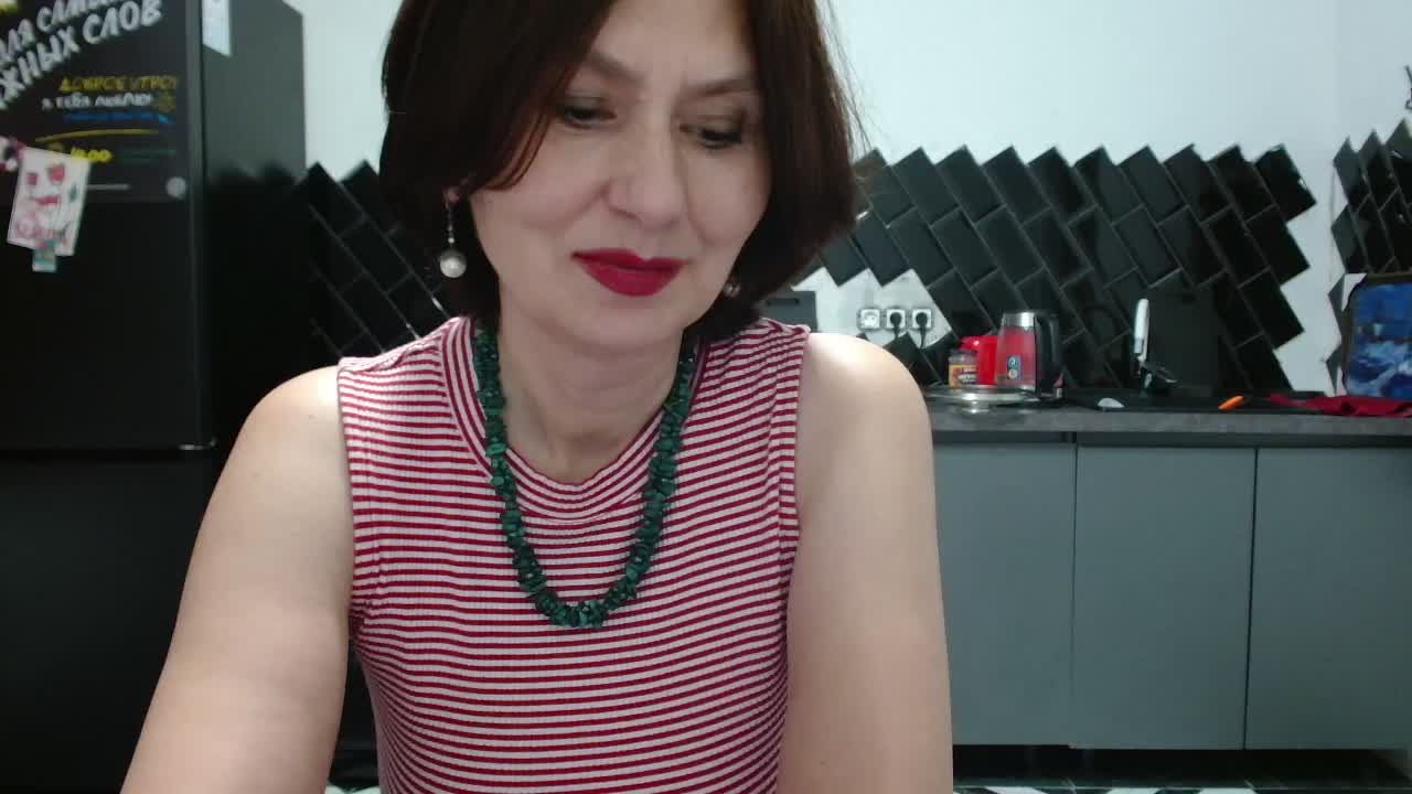 ANGELALADI Cam Model Chat October 31, 2025