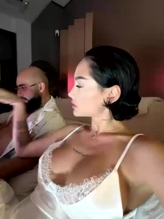 AnikaSex Cam Model Chat October 31, 2025