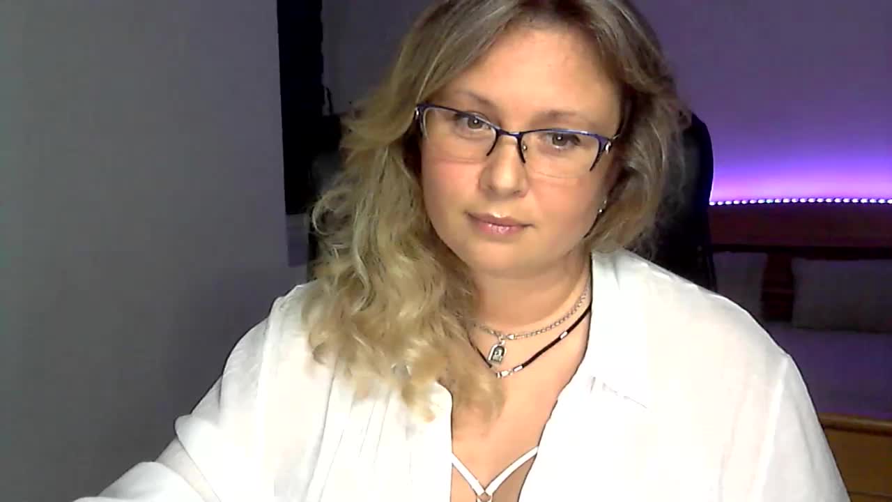NERVOMOTINA Cam Model Chat October 31, 2025