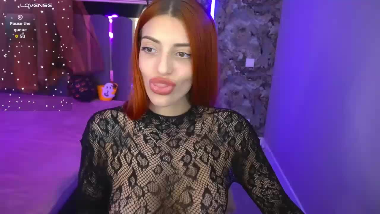 SweetyOne Cam Model Chat October 31, 2025