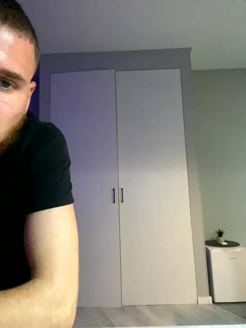 Room_of_love Cam Model Chat October 31, 2025