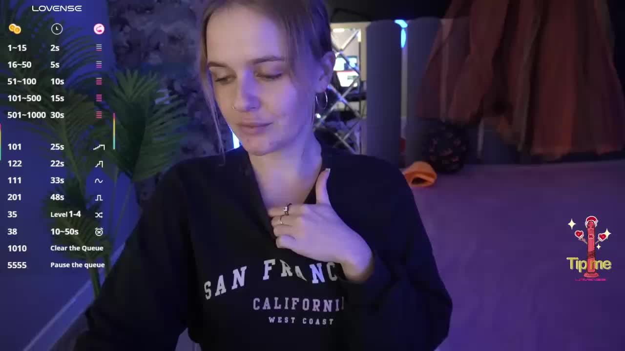 MaribelRiver Cam Model Chat October 31, 2025