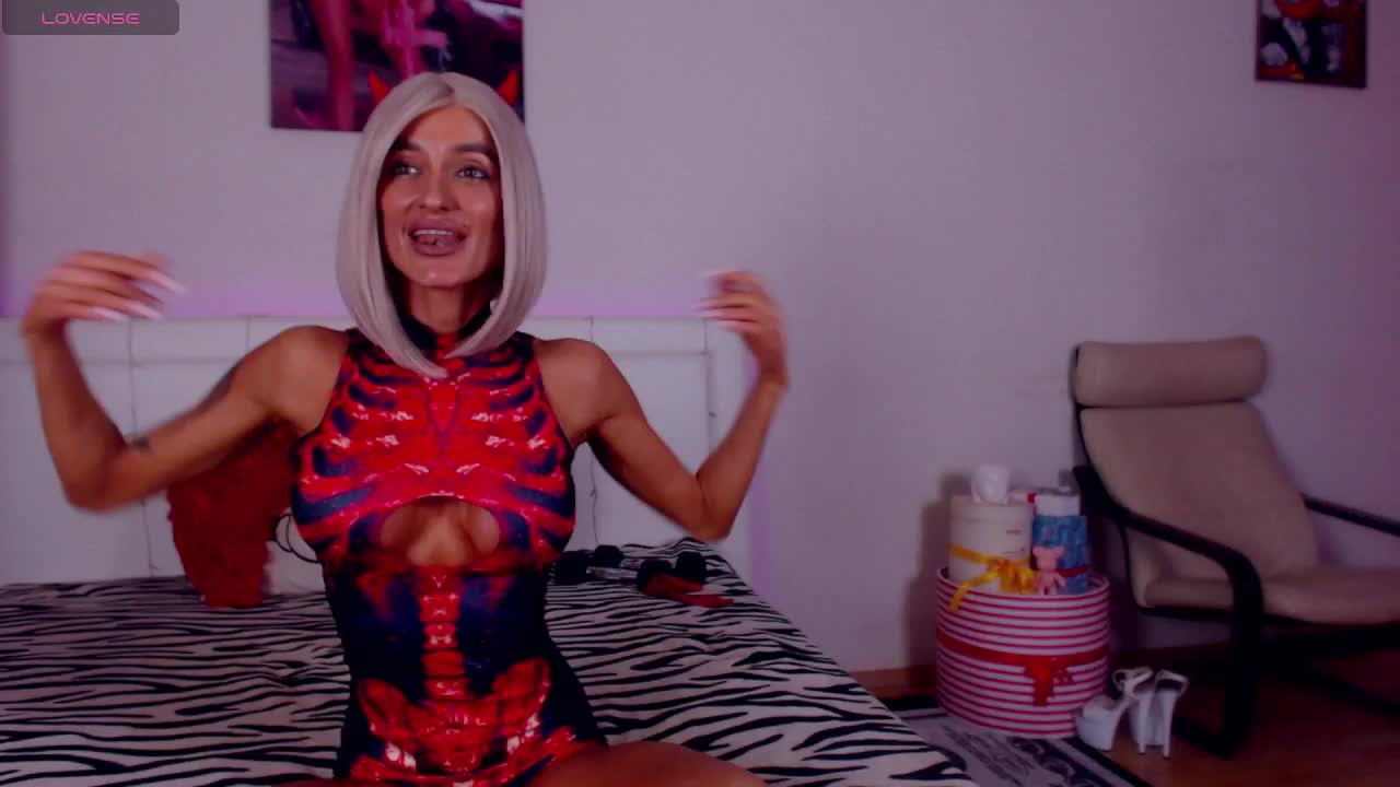 SonjaRay Cam Model Chat October 31, 2025