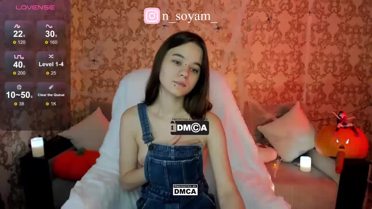 KikiSoHigh Cam Model Chat October 31, 2025