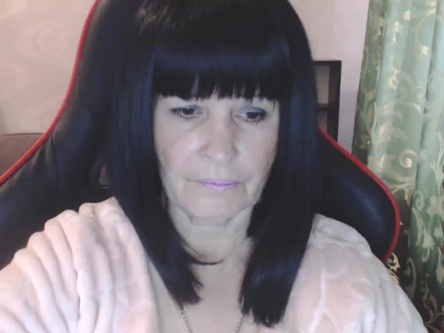 KatarinaGloss Cam Model Chat October 31, 2025