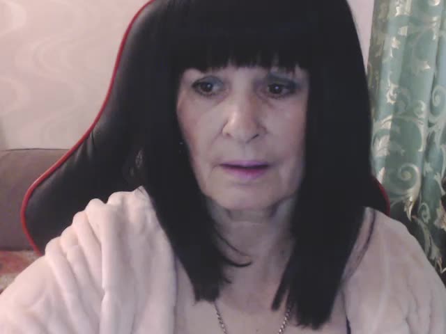 KatarinaGloss Cam Model Chat October 31, 2025