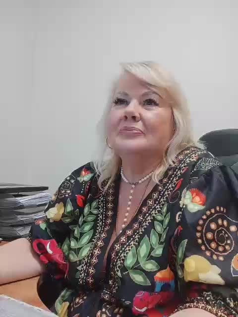 BESTija-1 Cam Model Chat October 31, 2025