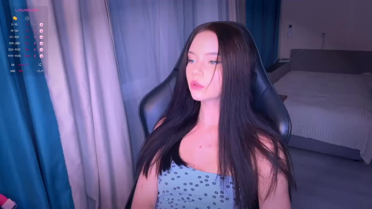 -Violetta- Cam Model Chat October 31, 2025