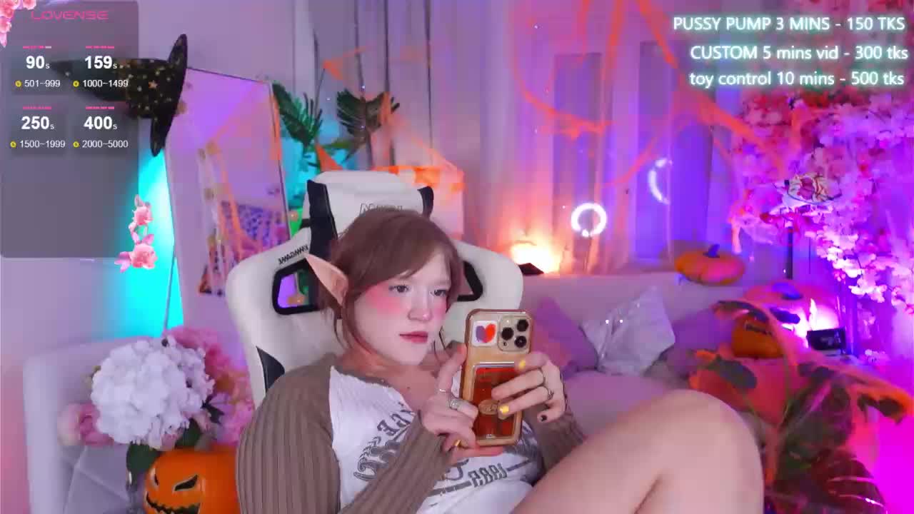 CrazyWine Cam Model Chat November 1, 2025