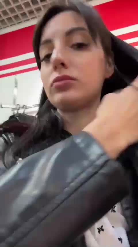 Valeria--sweet Cam Model Chat November 1, 2025