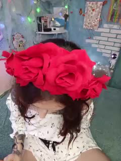 Mari_Gold Cam Model Chat November 1, 2025