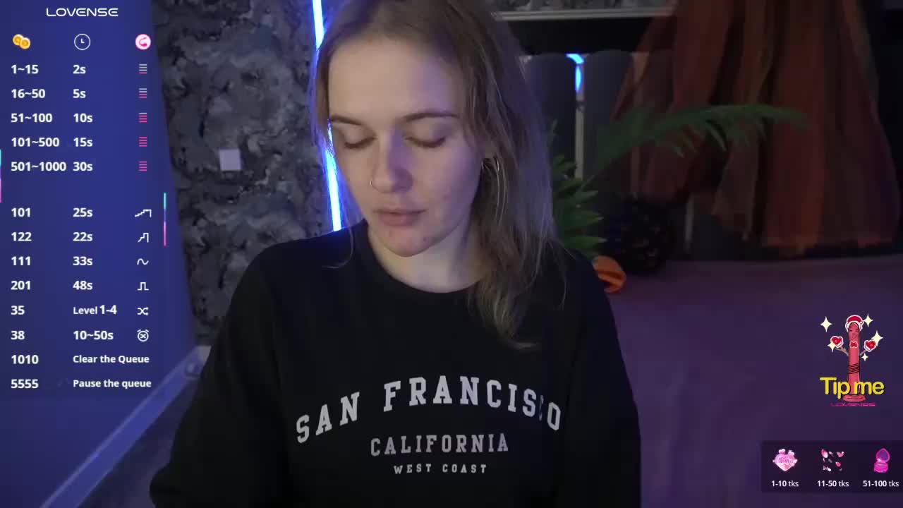 MaribelRiver Cam Model Chat November 1, 2025