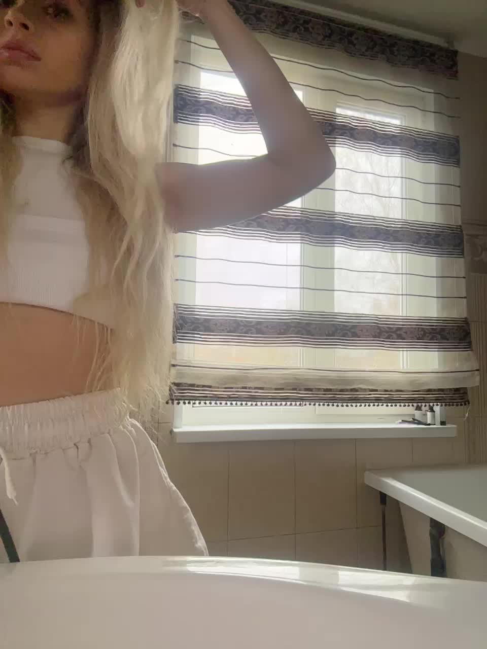 -Riviera- Cam Model Chat November 1, 2025