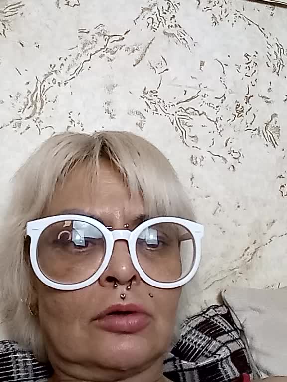 GardenerofIllusions Cam Model Chat November 1, 2025