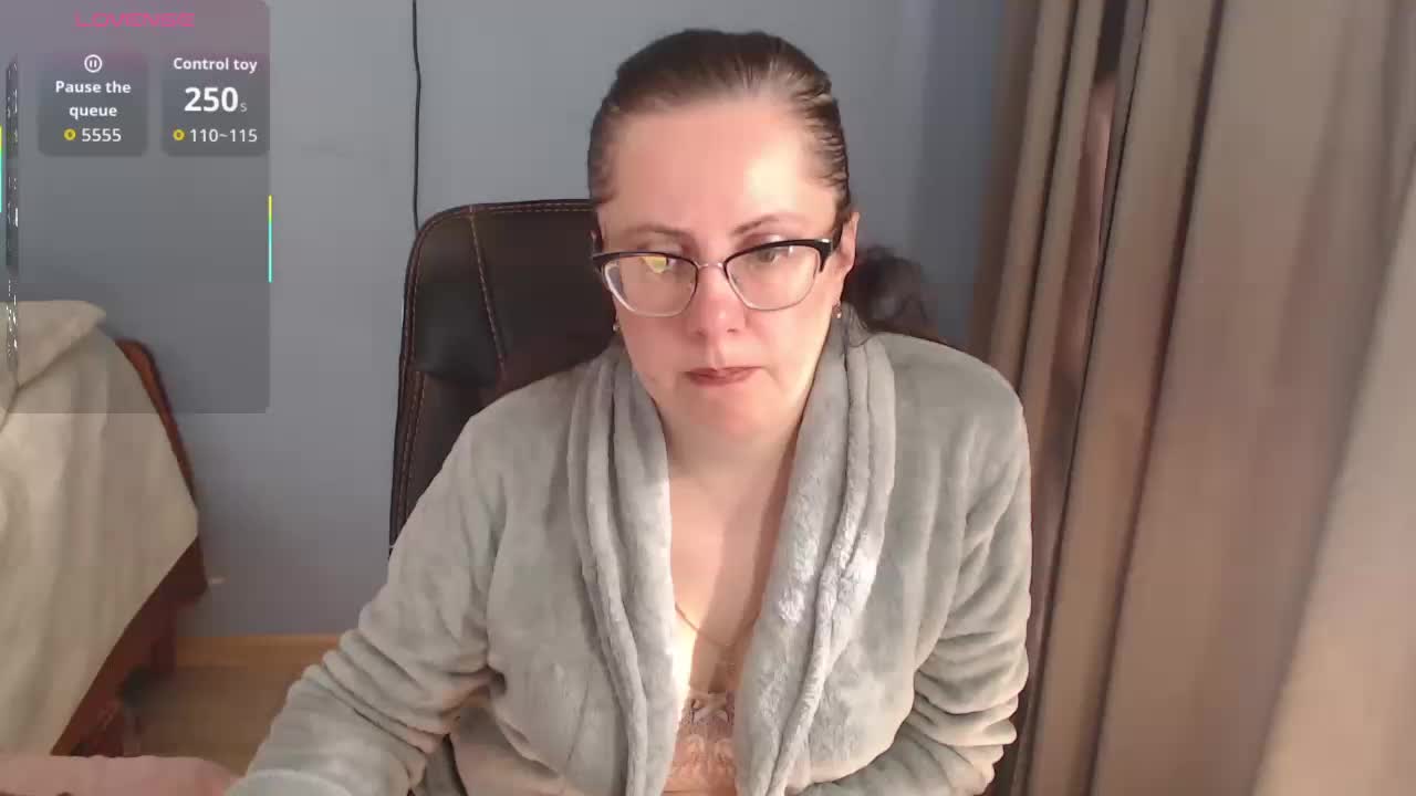 mandarinka28 Cam Model Chat November 1, 2025