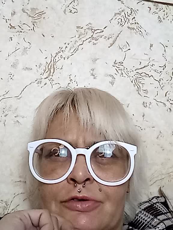 GardenerofIllusions Cam Model Chat November 1, 2025